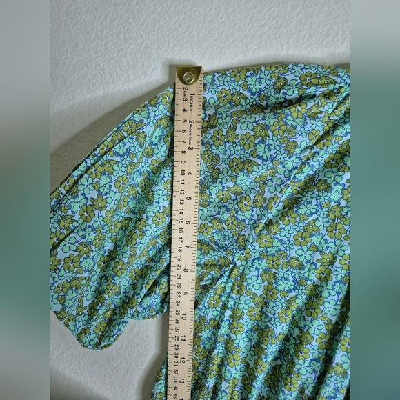 Chic Green Patterned Mini Dress - Picture 4 of 6